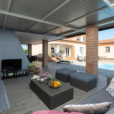 Villa Beautiful Sveta Anna With Jacuzzi In