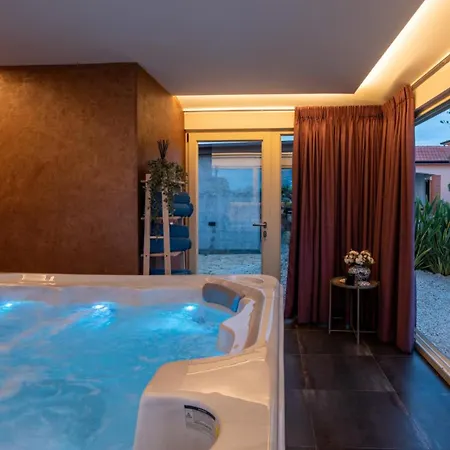 Beautiful Sveta Anna With Jacuzzi In فيلة *